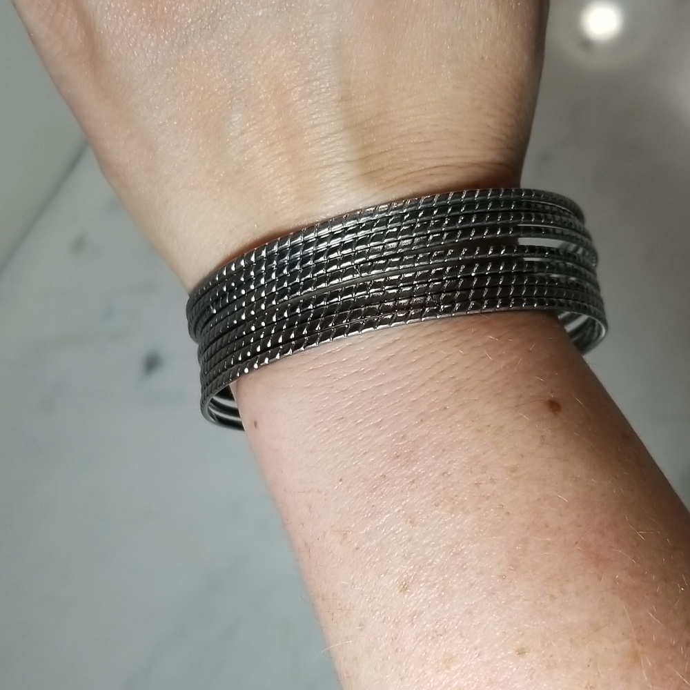 Bracelets - Picture 4 of 4